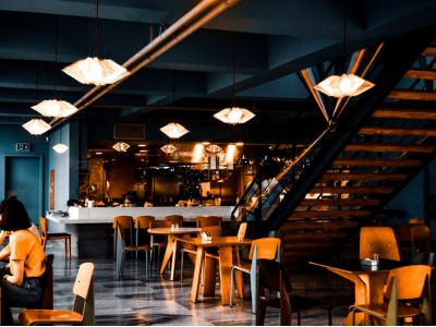 Как выбрать светильники в ресторан и кафе?